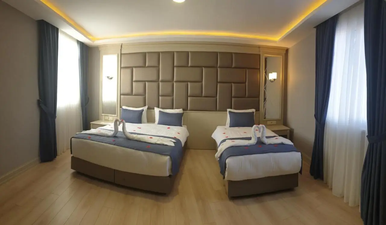 Martinenz Hotel Old City