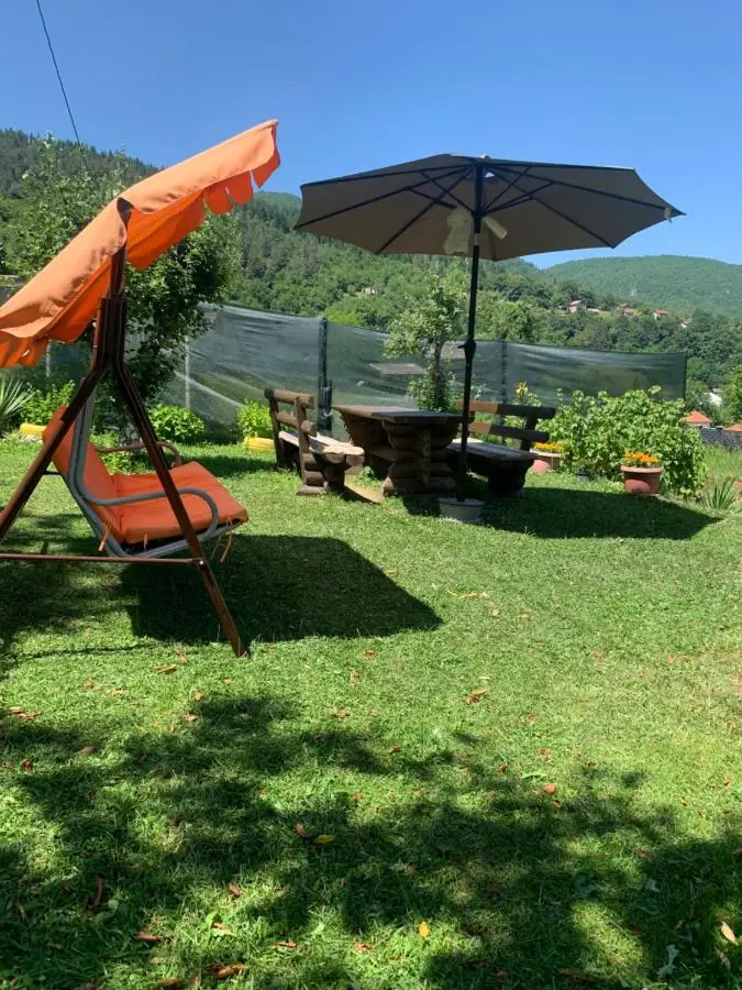 Vikendica Žute dunje Jajce