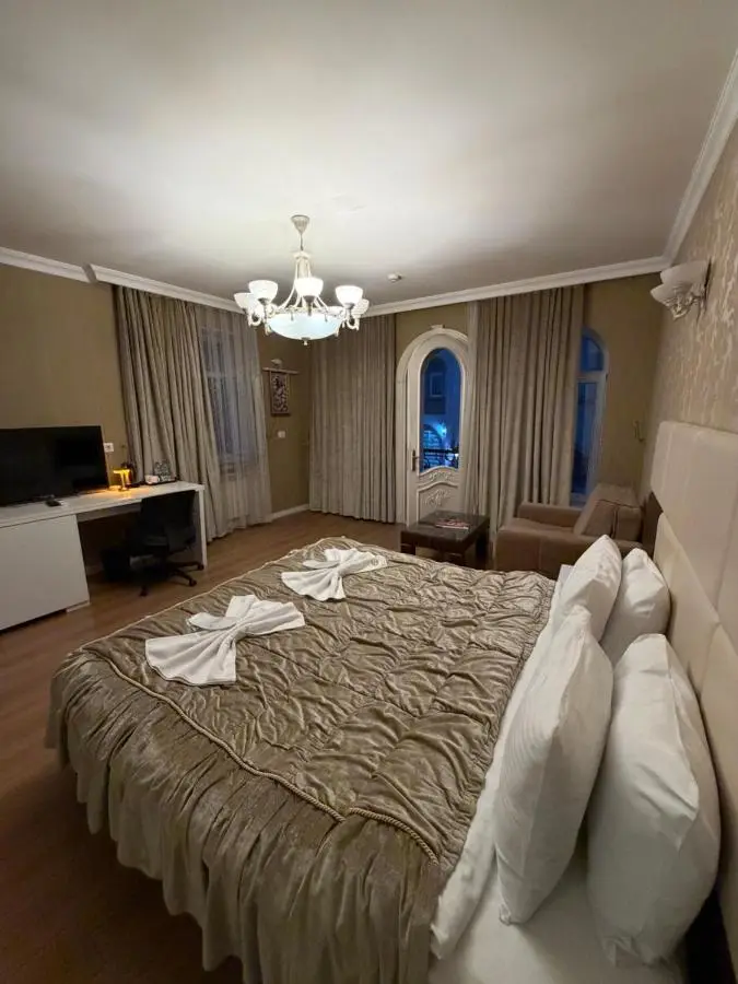 Old Str Terrace Hotel