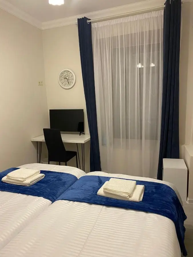 Cultural Crossing Hotel