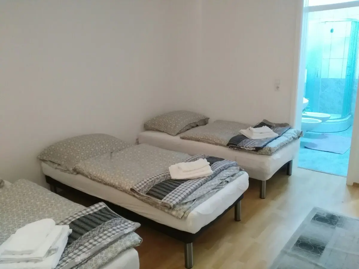 Go2Bihac Villa, 8 bedrooms, 7 bath, 10 aircon.