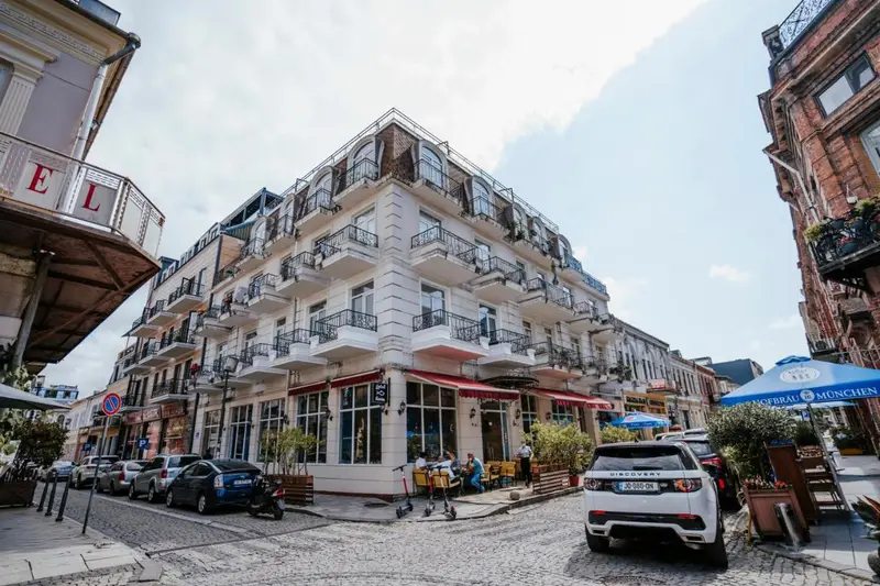 West Apart Hotel