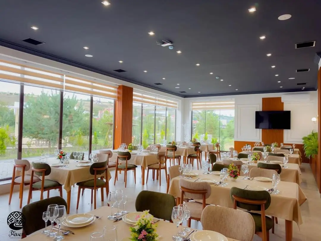River Hotel Restaurant