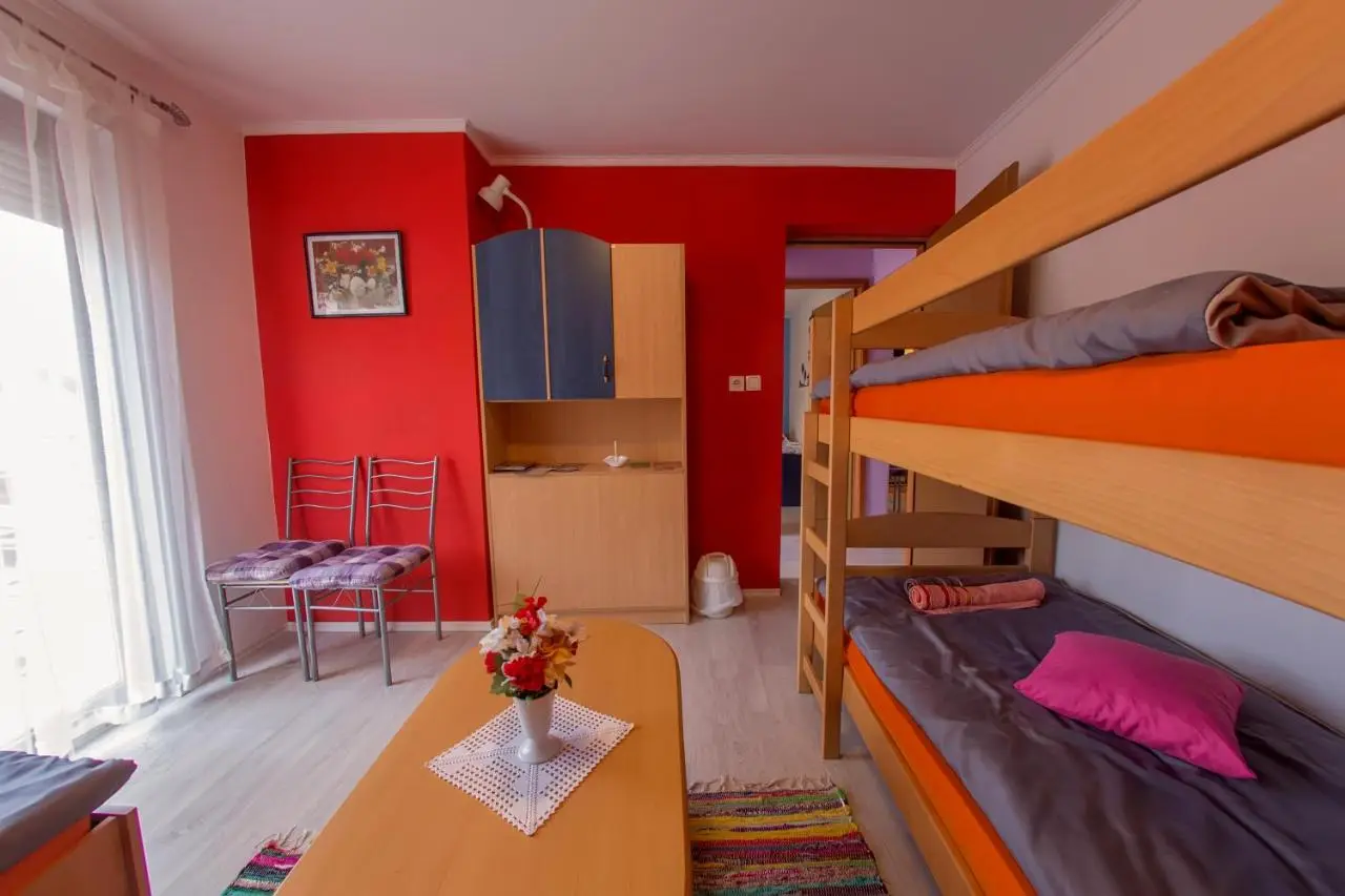 Hostel Adi