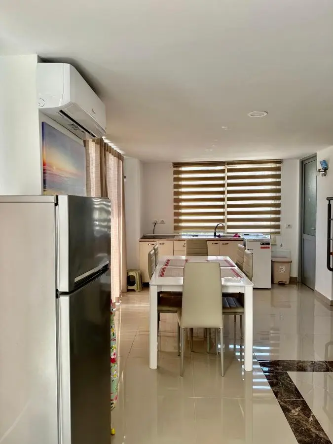 Shkreli Private Entrance Duplex Apartment , Partial Sea View, 3 min from the beach