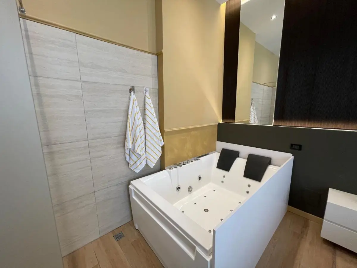 Luxury Jacuzzi Suite- Astir,Tirana