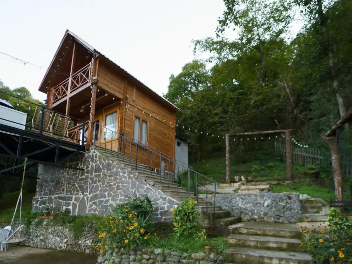 House in the clouds&სახლი ღრუბლებში