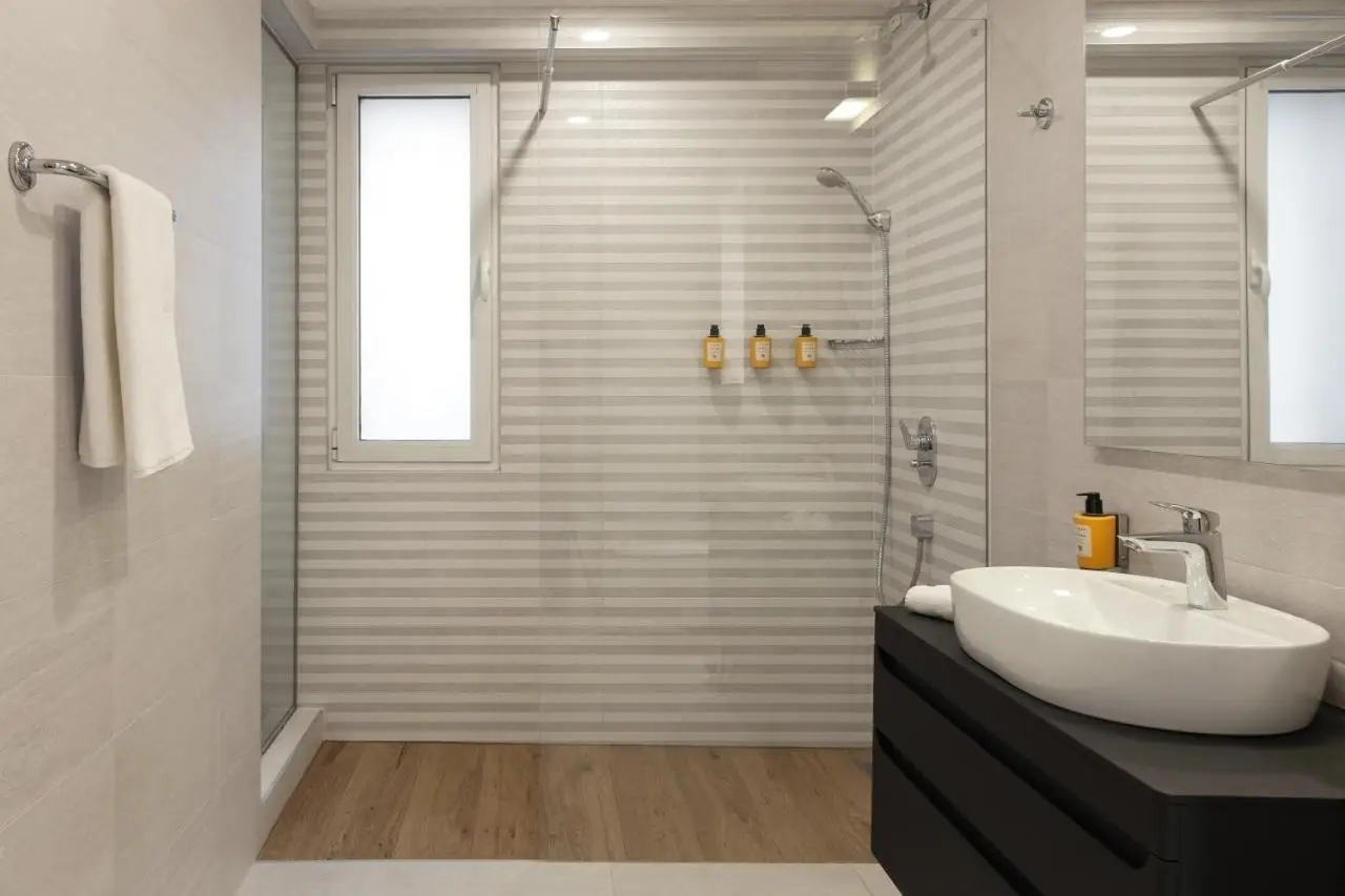Apeiro City Avant-garde Hotel