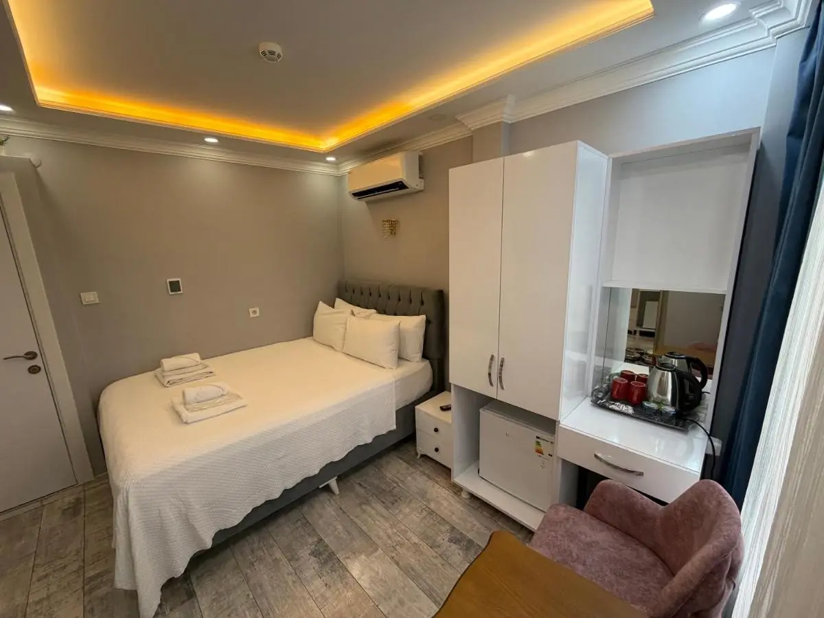 VERSECA HOTEL