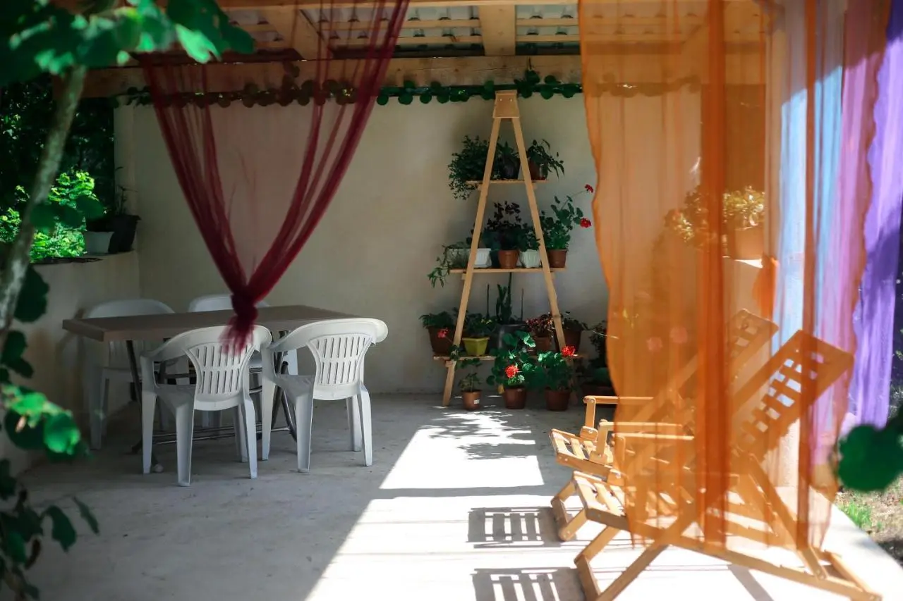 NOVEL HOUSE