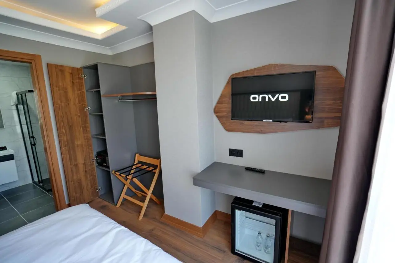 Shelton Airport Hotel