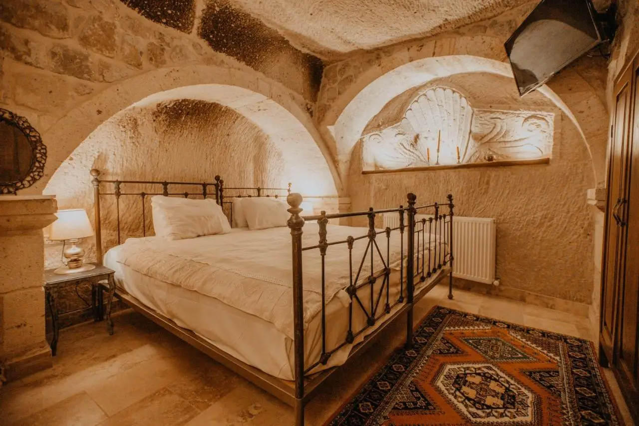 Serenus Cave Suites