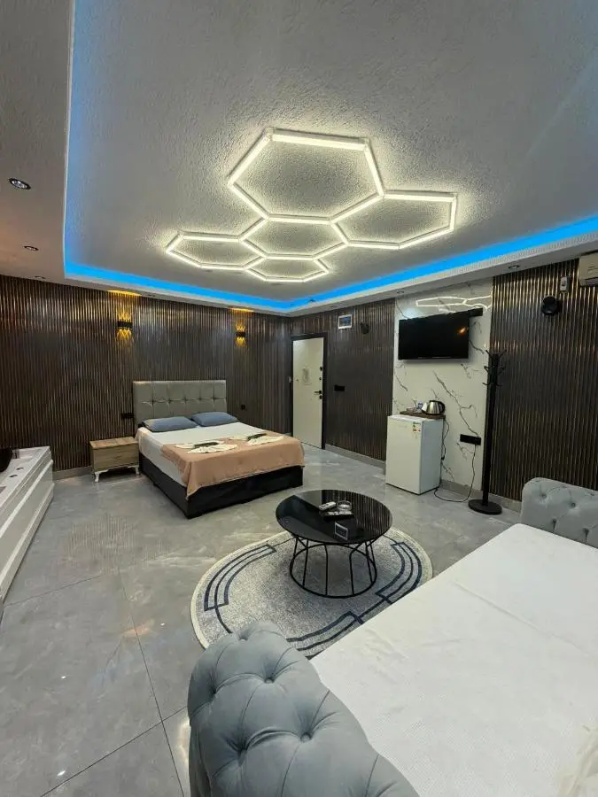 KRAL GRAND OTEl
