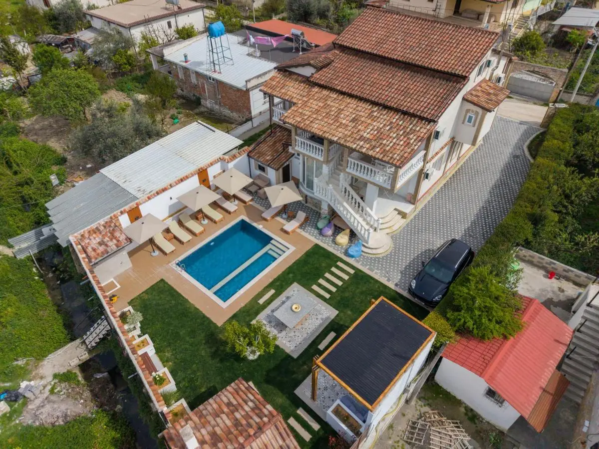 Villa Lejzo - Swimming Pool