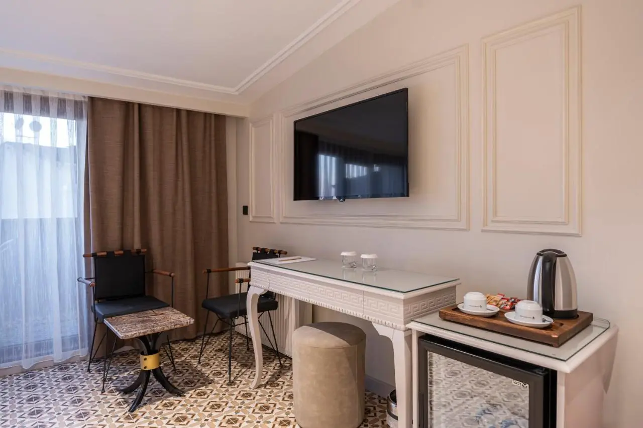 Pera Luna Premium Hotel