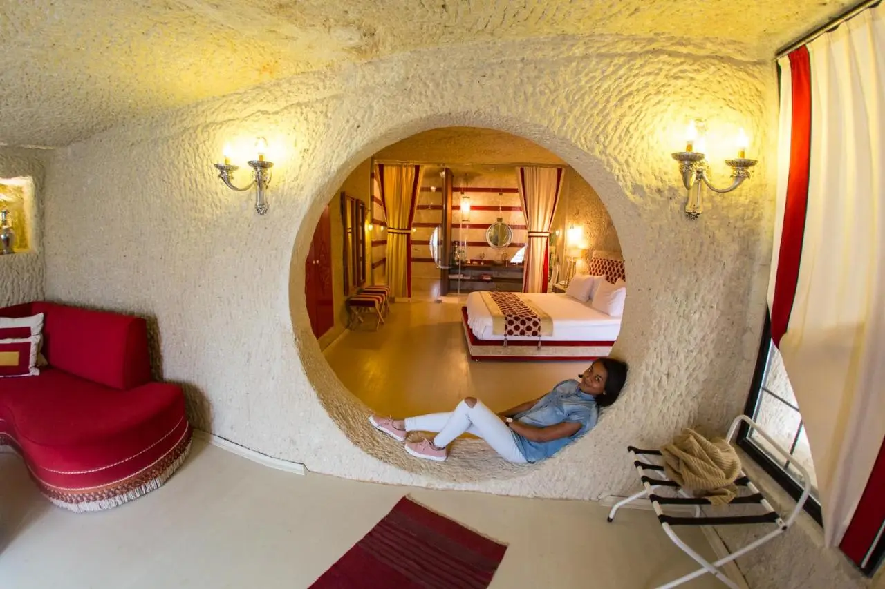 Hezen Cave Hotel