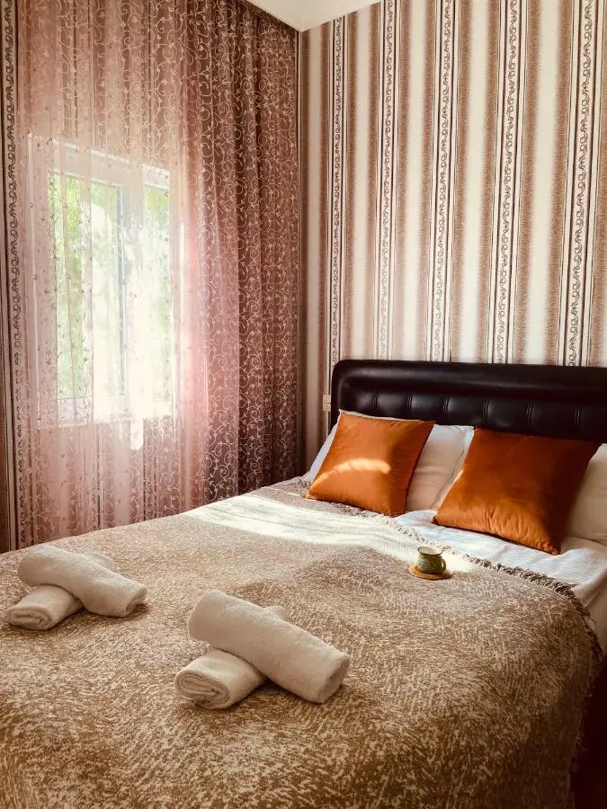 House - Kutaisi International Airport 15 Minutes- Quiet cozy house with parking