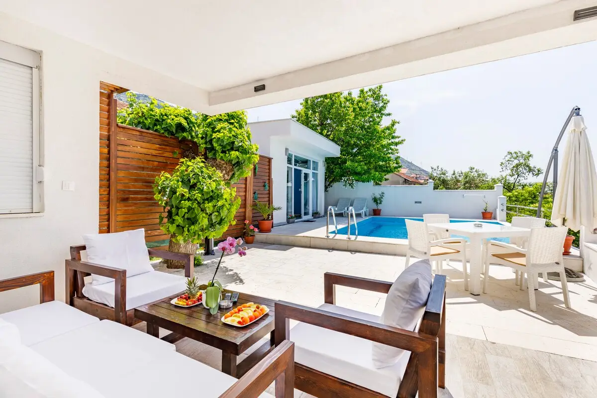Sunset apartments with private pool and views