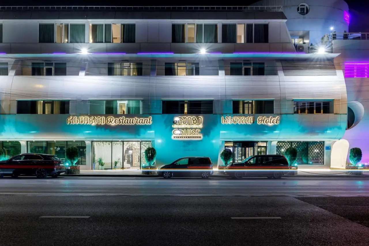 Cruise Hotel