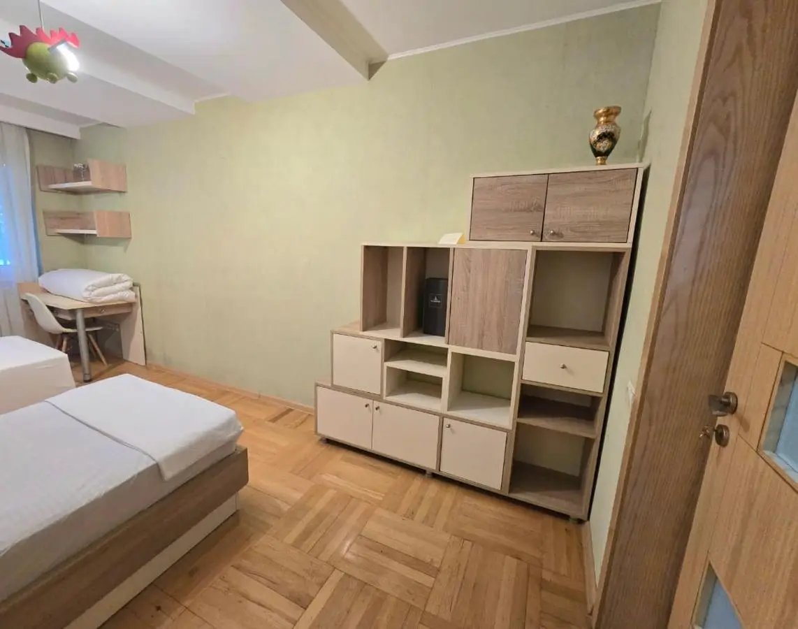Explore Old Tbilisi, 3BR Apartment for 5, Walk to All