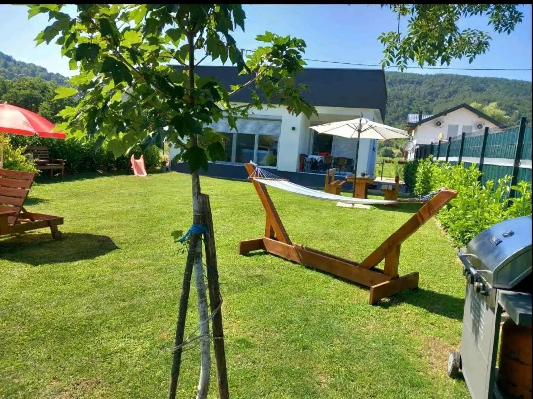 House De Luxe