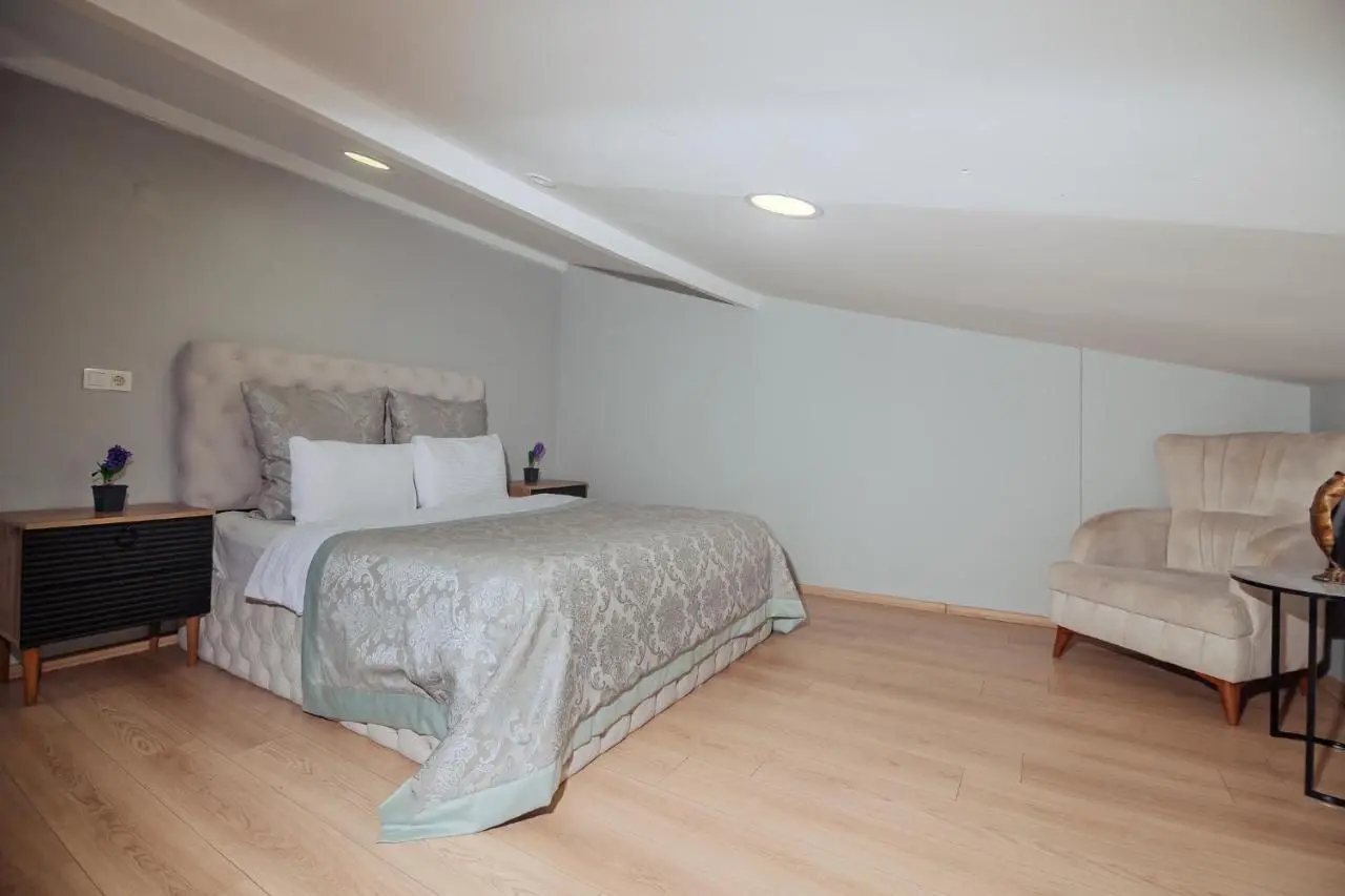 White Moon Suites