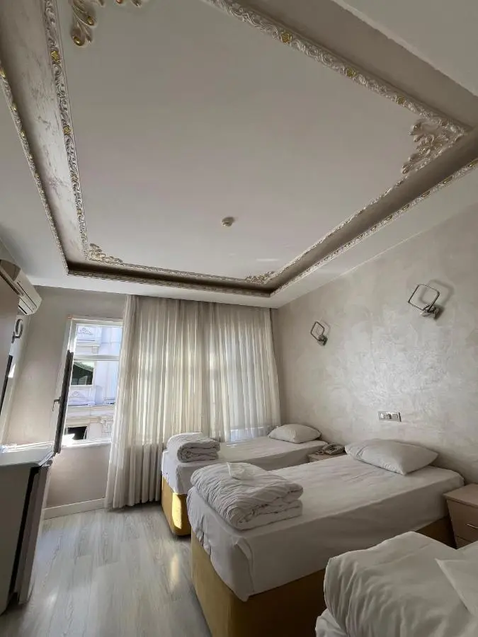 Adil Konak Hotel