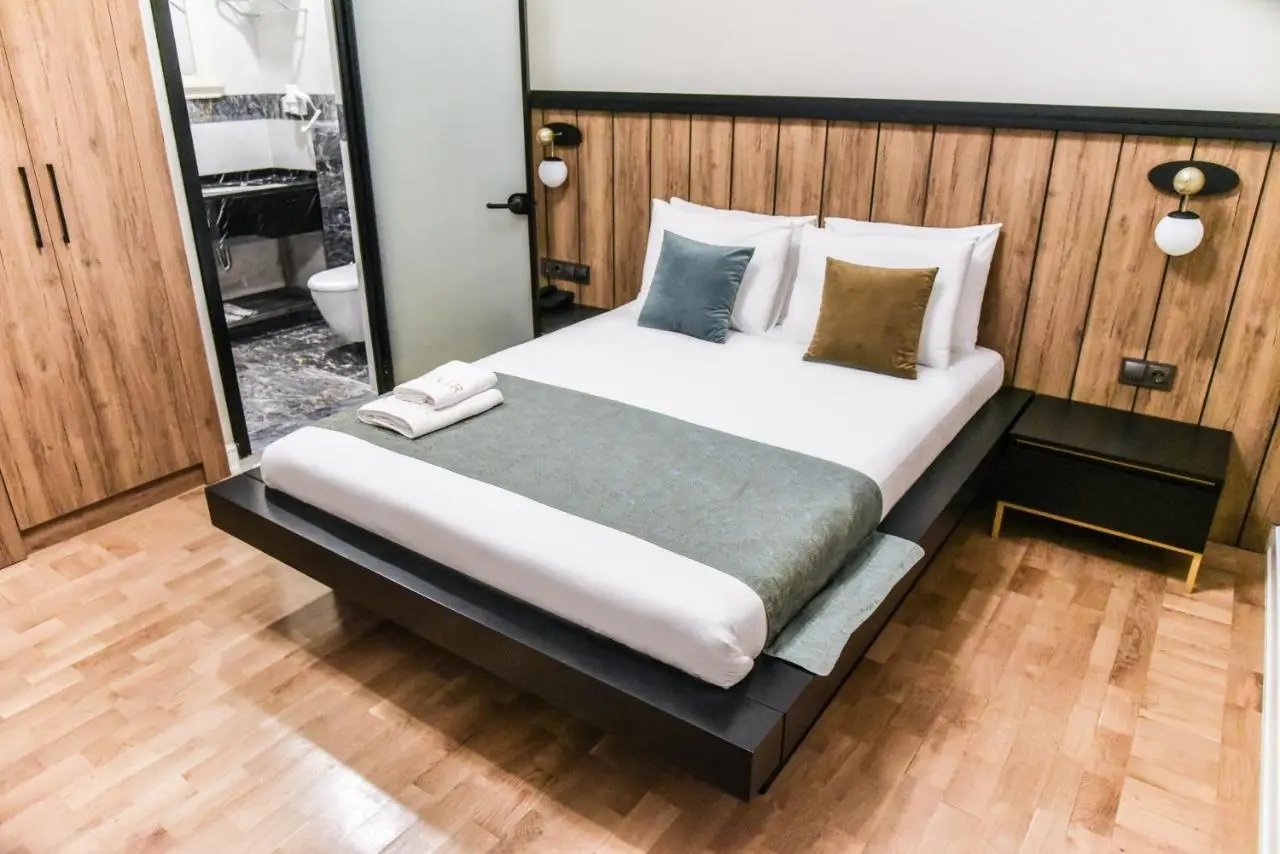 LUXIR HOTEL