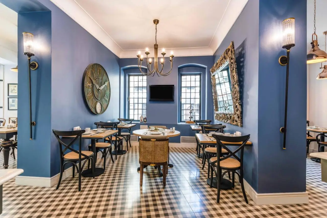 Petros Hotel