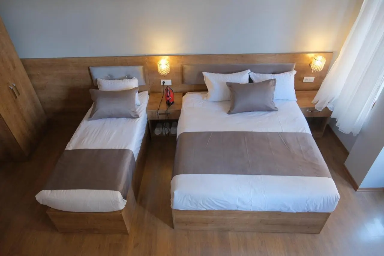 Adamantides Hotel