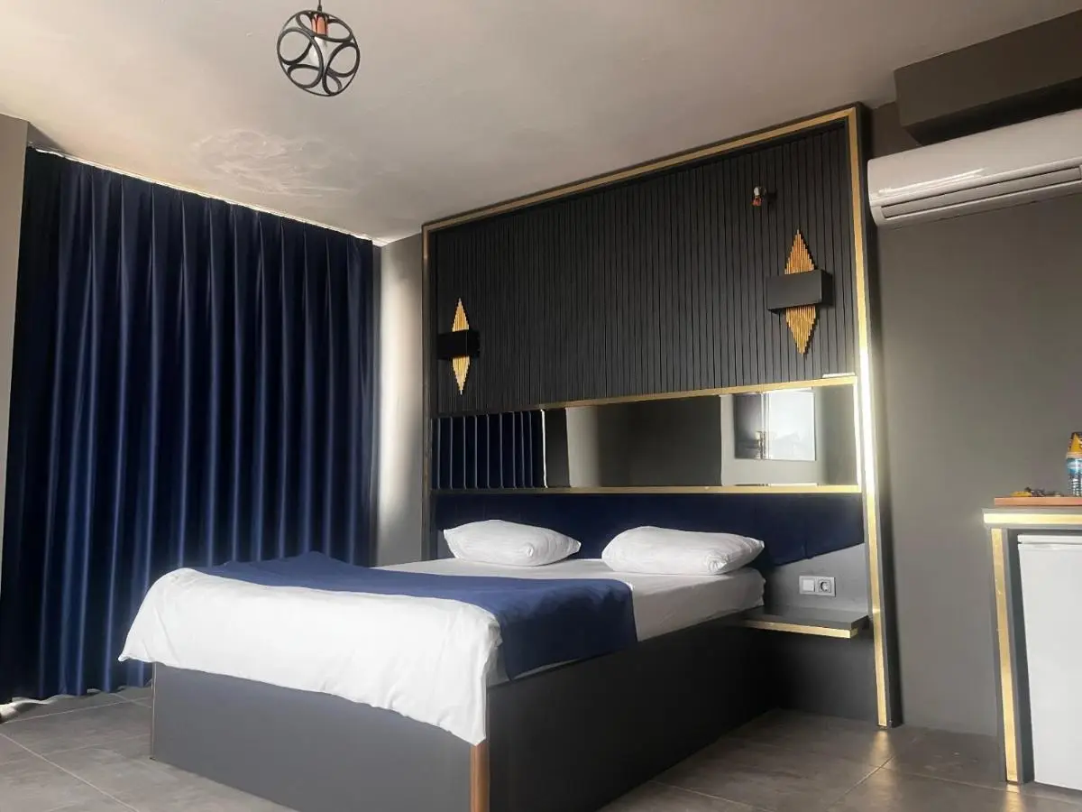 216 Hill Suites
