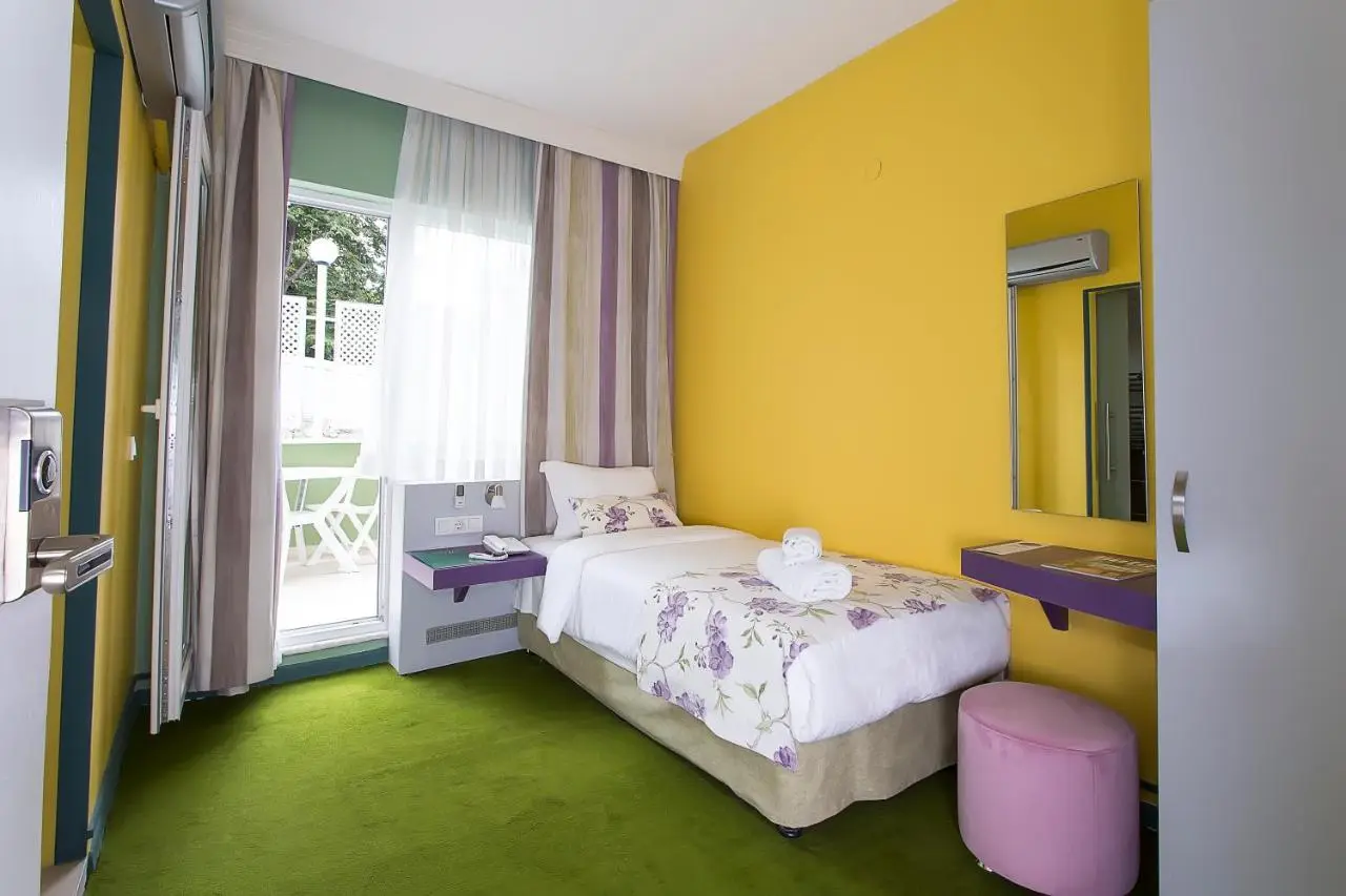Mini Harem Hotel