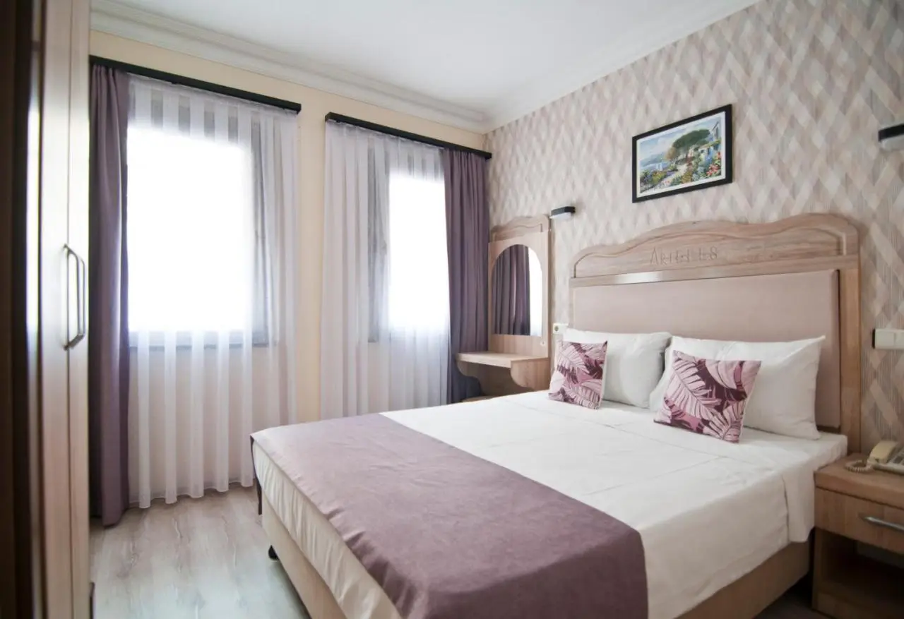 Artefes Hotel Old City& Spa