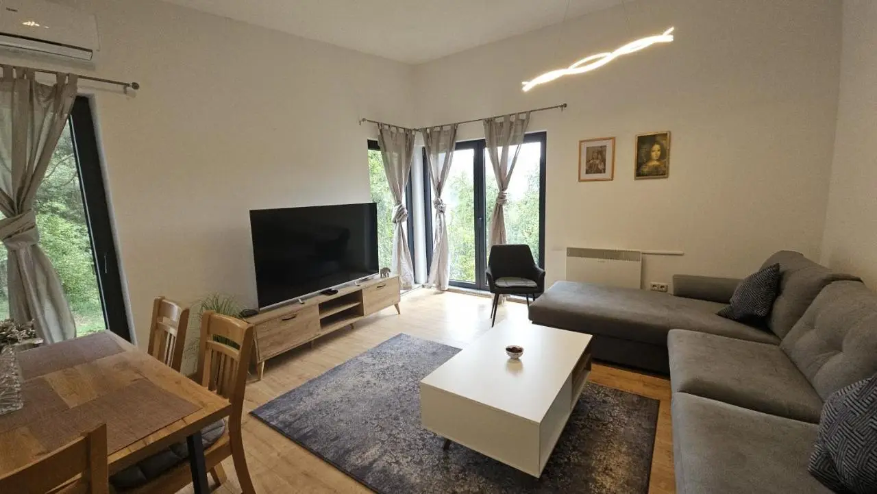 Sarajevo Hills-POOL&JACUZZI private garden Home-Near Old Town
