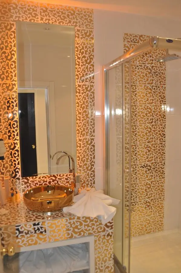 Bab-i Zer Hotel