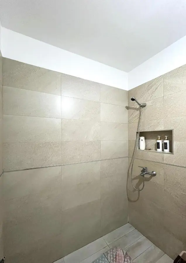 B2 Apartment