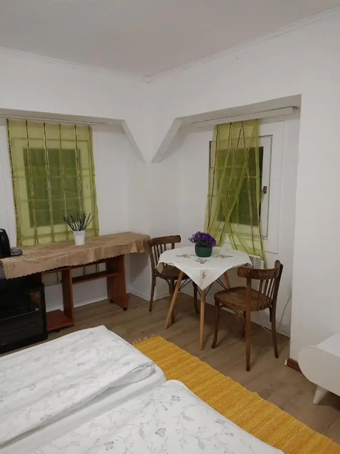 Lalić rooms