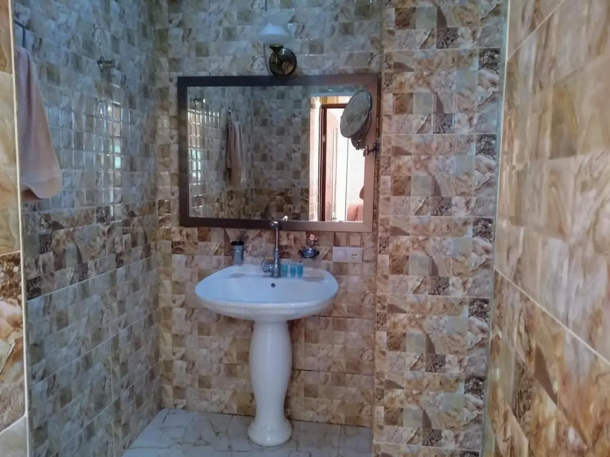 Hotel Edemi Castle