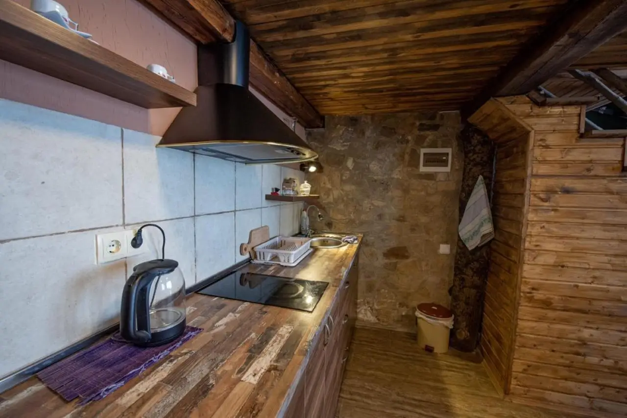 Evdo Apartments Loft2 Wooden House