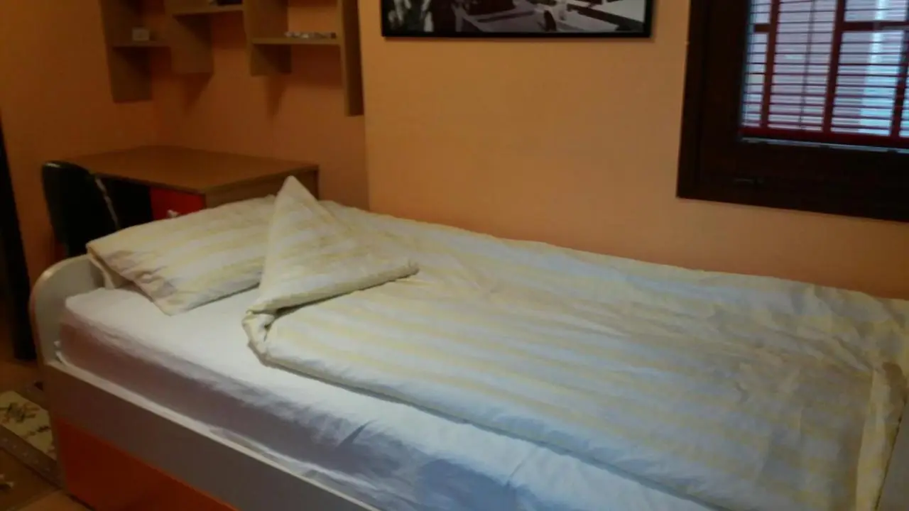 GALBY - Dobrinja - 1km from the airport