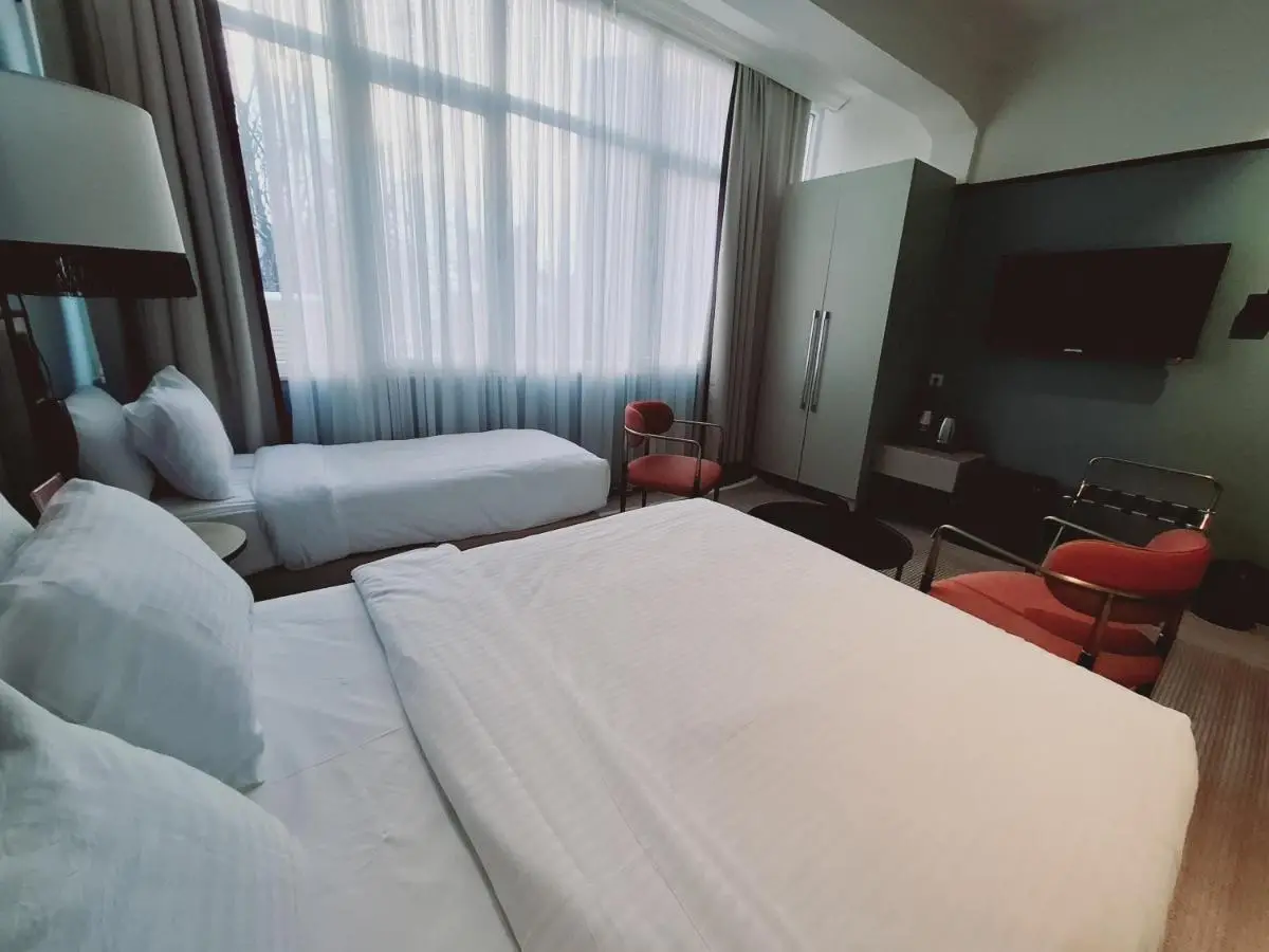 EA Exclusive Hotel