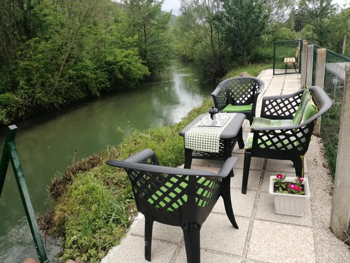 River Bank Apartments & Castle view
