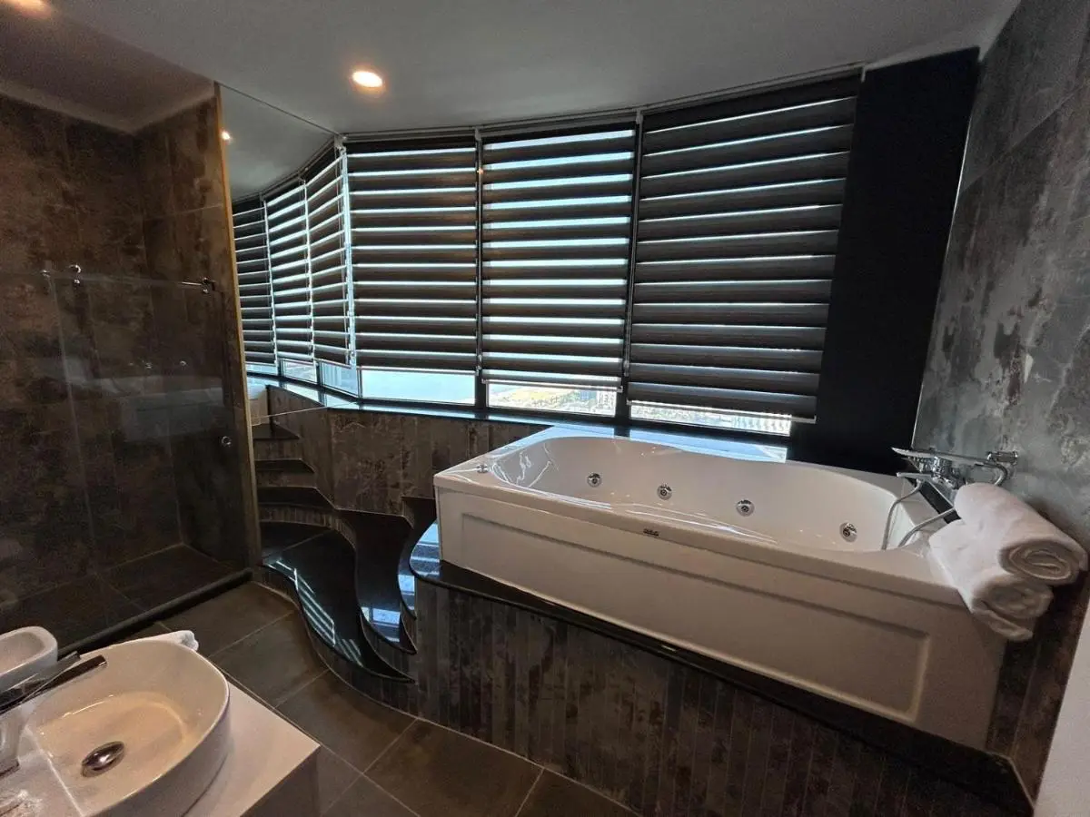 Sky Tower Hotel