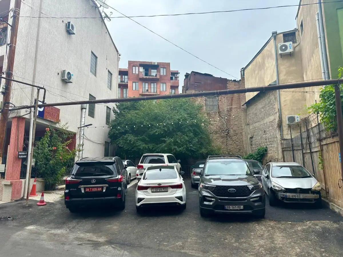 Qeroli old town
