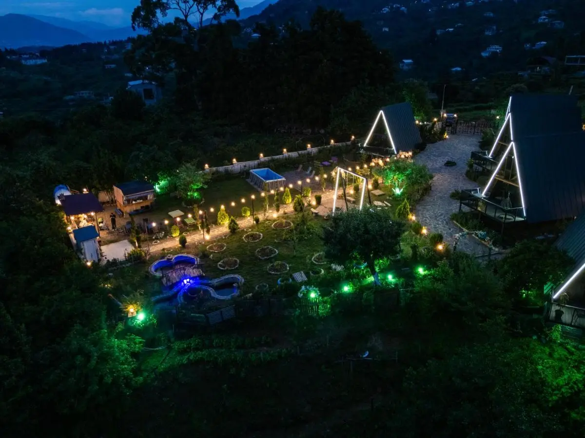 La'Familia Cottages