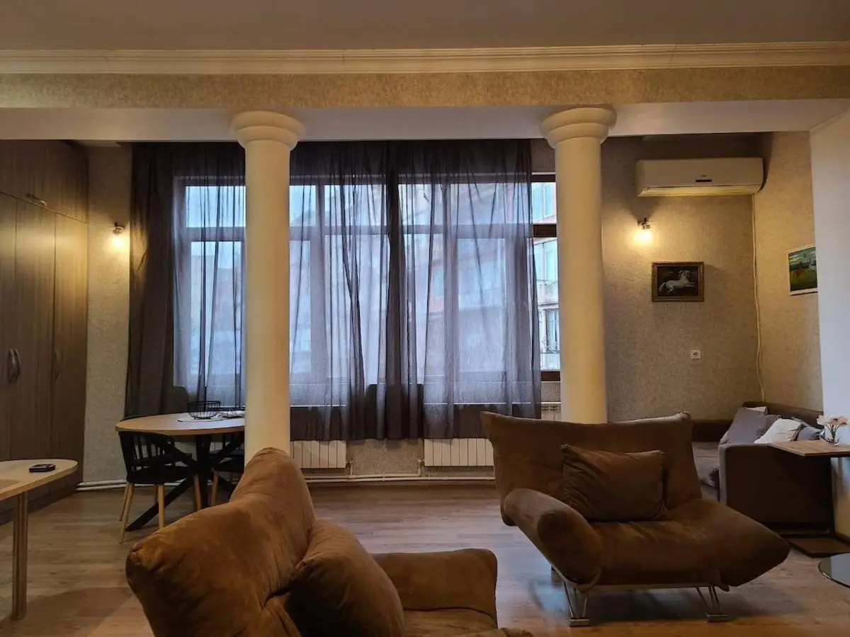 75 sqm Old Tbilisi Daily&Monthly 1-BD Apt