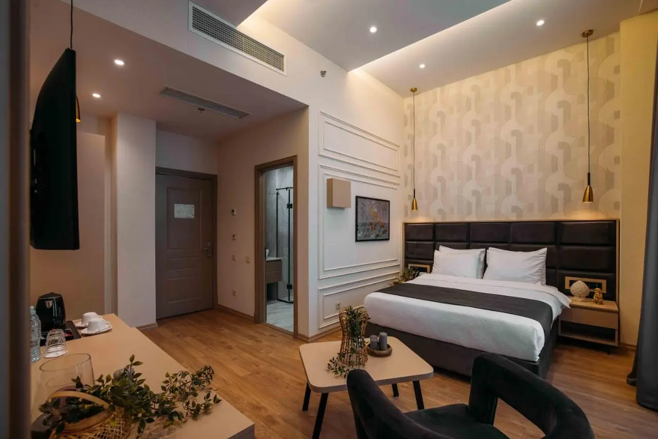 Hotel Monday by DNT Group