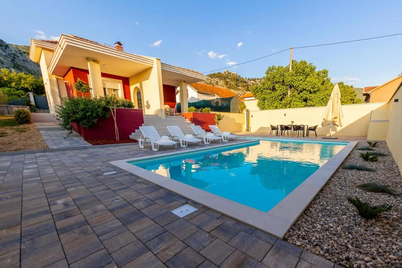 Villa Bona - Private Pool Oasis