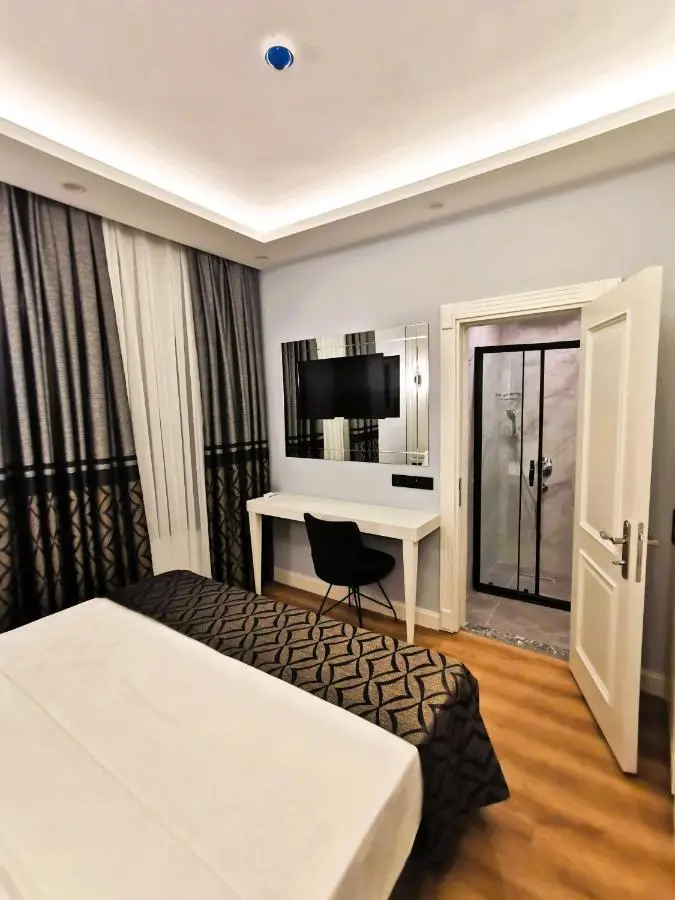 Luxx Garden Hotel