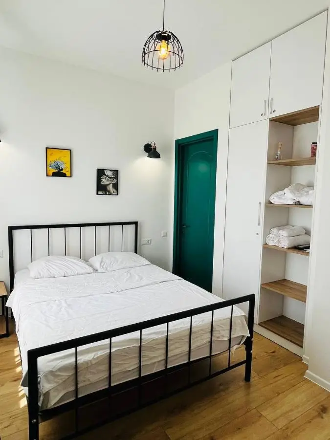 Holiday Rooms 8